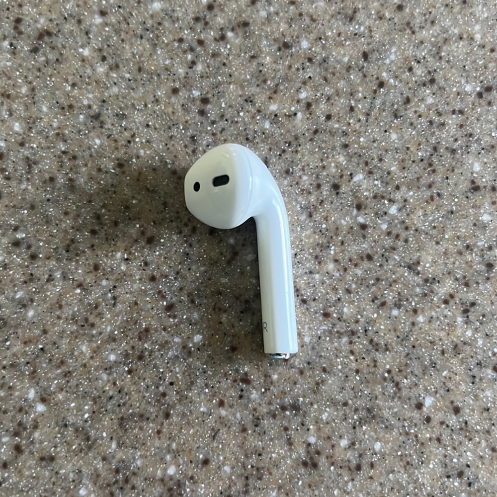 Apple airpod right only (2nd generation)
